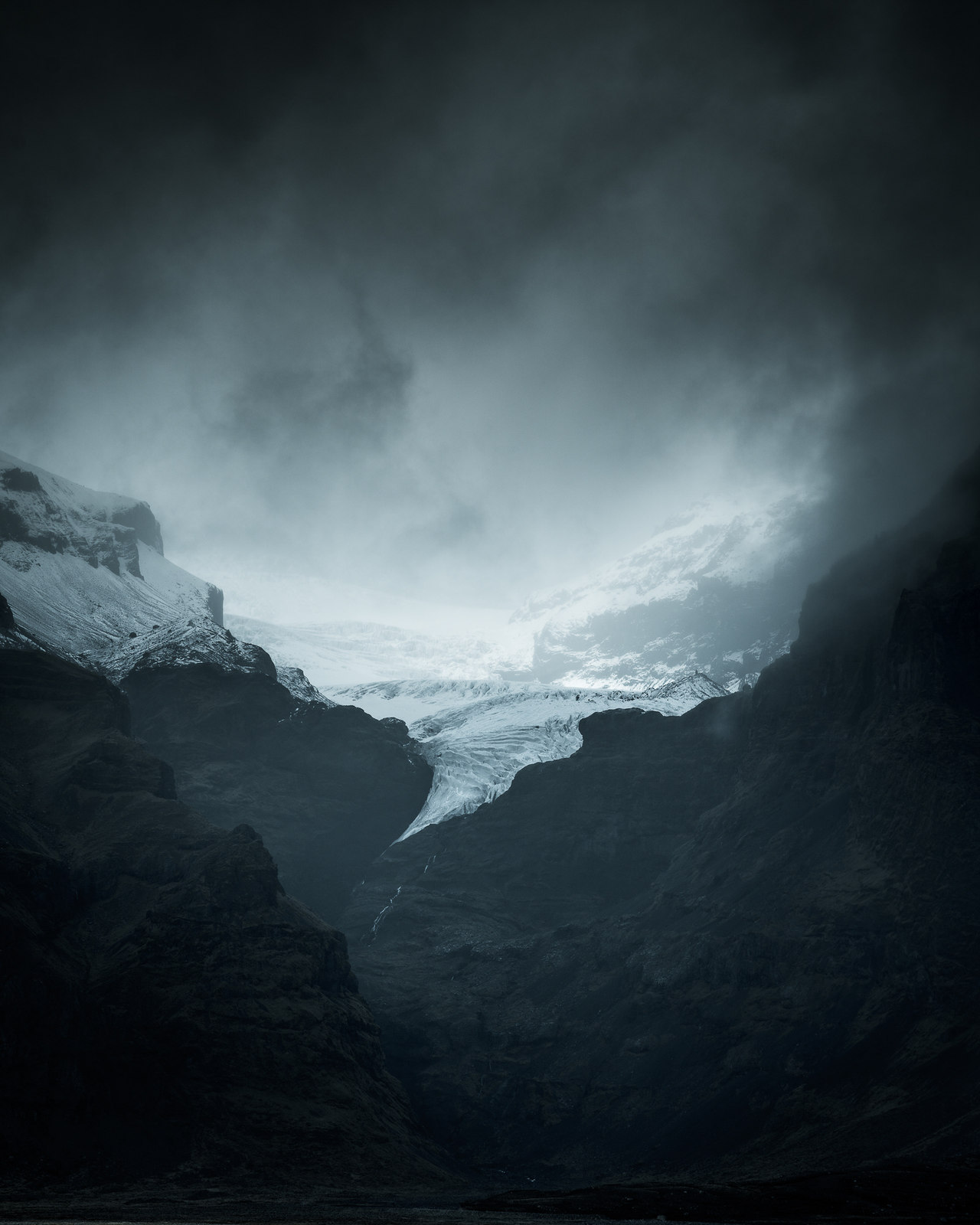 escapekit:  HIDDEN WORLDSGermany-based photographer Ivan K. Maras has captured hidden