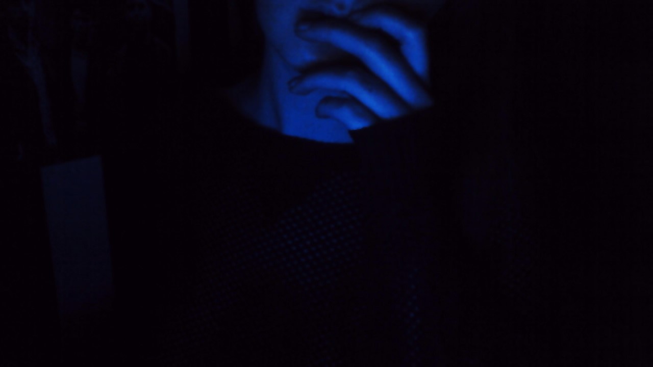 bible-jpg:  bible-jpg:  feelin blue  i can’t remember posting this lol 