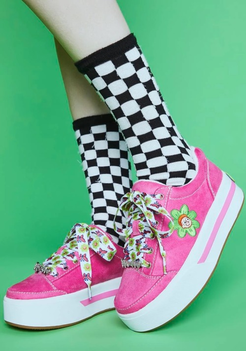 THESE SNEAKERS ARE SO CUTE IM LOSING MY MIND