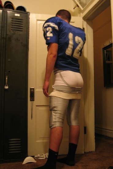 jarheadjay:  jockdays:  Active porn blog! I check out ALL new followers :)  Fuck yeah. 