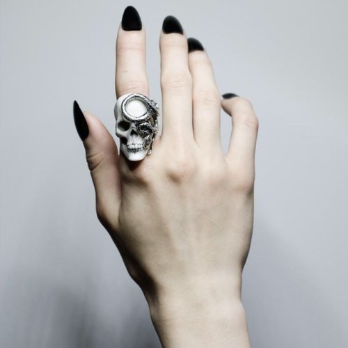 SKULL&SNAKE RING | MACABREGADGETS.COM#macabregadgets #fashion #jewelry #marble #silver #pure #li