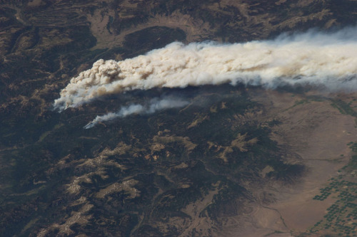 bobbycaputo:  The International Space Station: Expedition 36  Last May, the astronauts aboard the International Space Station (ISS) started Expedition 36, beginning a 166-day mission conducting experiments in microgravity while orbiting the Earth more