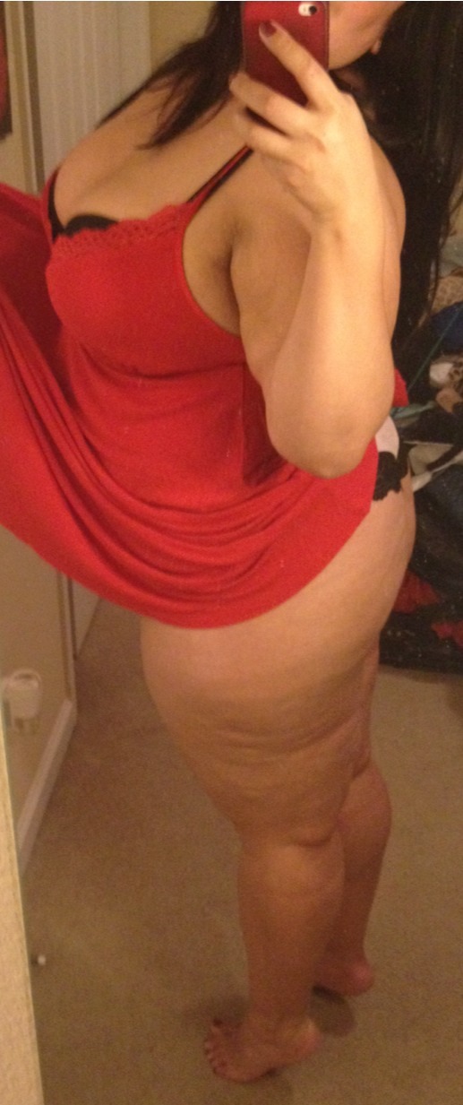 realcurveslatina2012:  Red is definitely my favorite color 💄