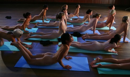 girlsdoingyoga:  .