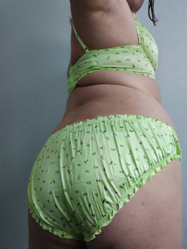 saaraahka:Idk if green is my colour 