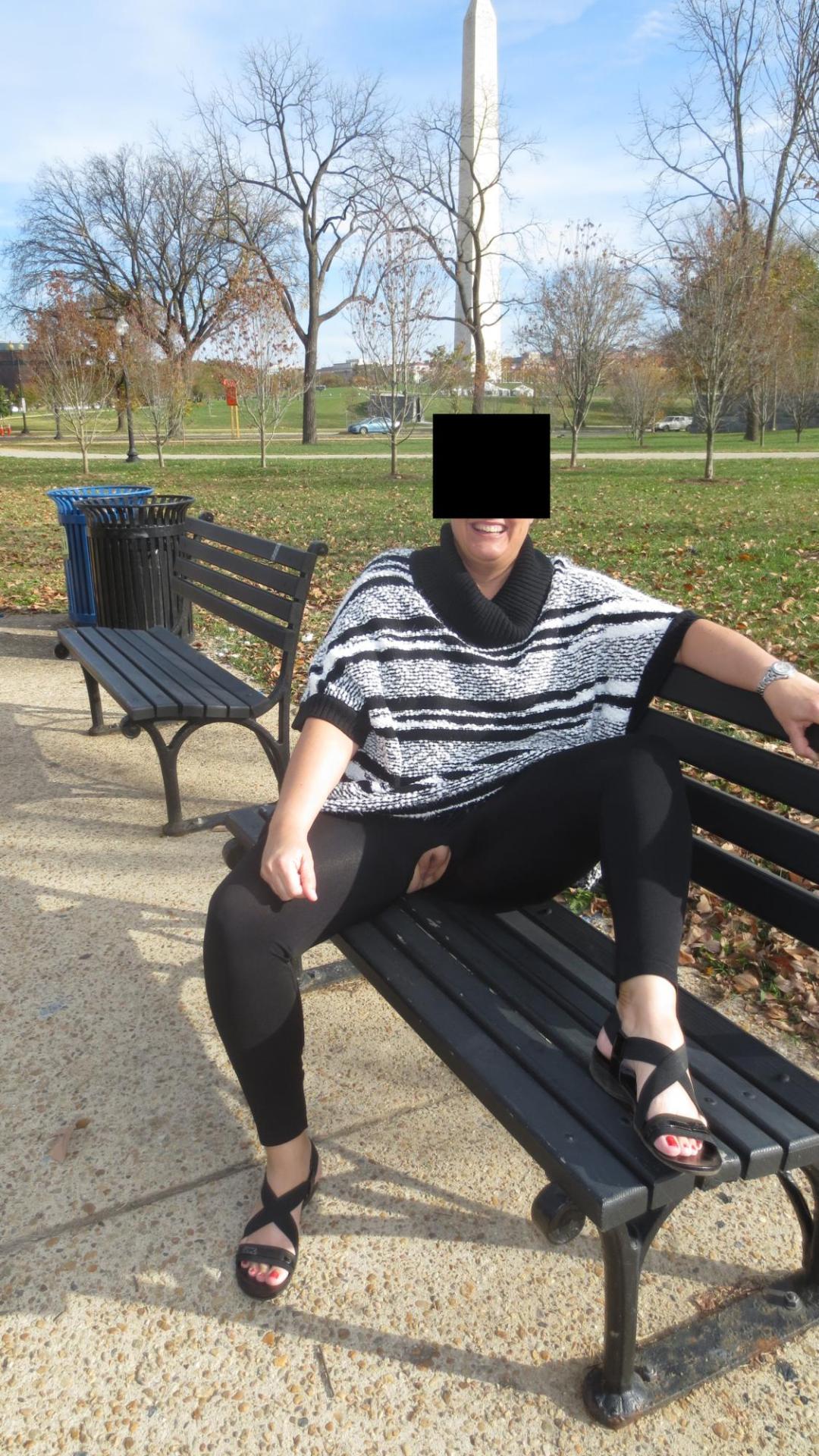 desertnude1:  One more from our trip to DC… Sorry about the big black box over