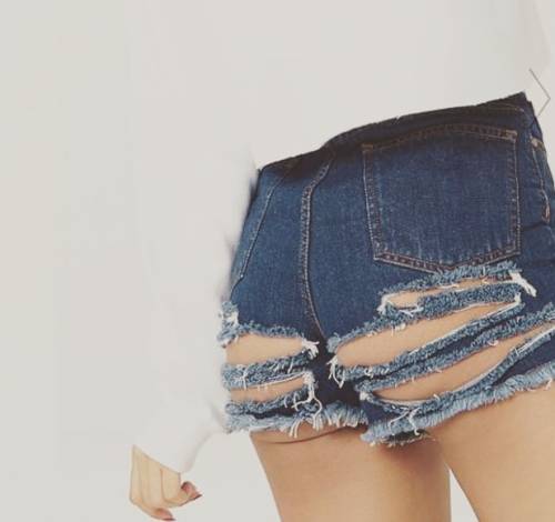 No panty shorts, i nuovi Short da indossare tassativamente senza niente sotto, nuova moda? Spero di 