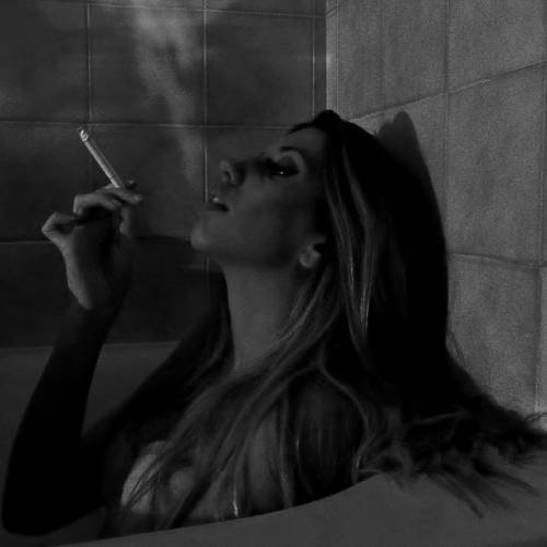 poznaniak79: #smoking #fetishsmoke #sexysmokers #babysmokers #badgirl #femdom #poznań #wielkopolska 