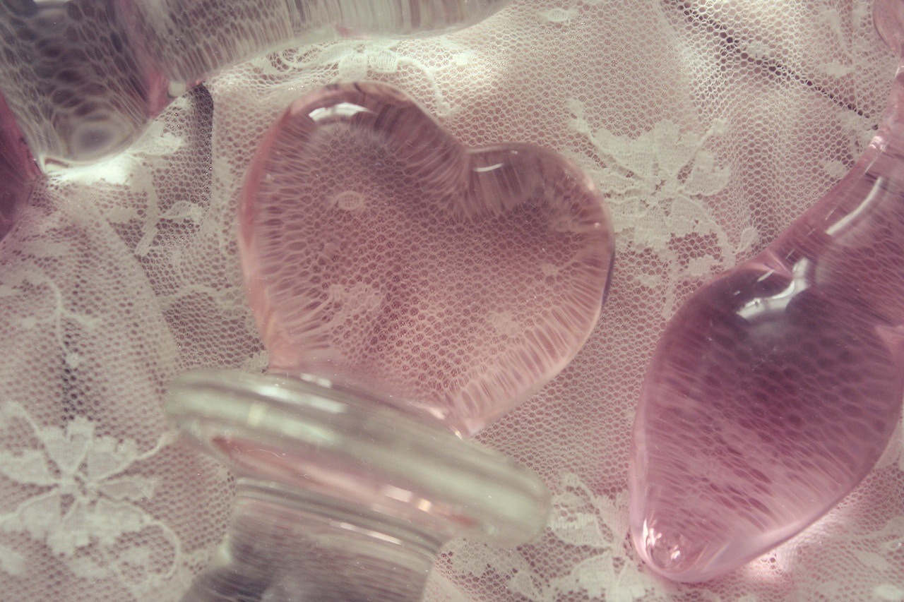 clandestinecollective:  Glass and lace study, 2014 // Georgia Grace Gibson 