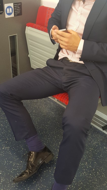 suitman89:Manspreading on the train, showing off his suited bulge…what a beauty.his arse 