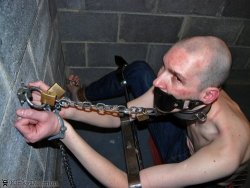 bondageforthebigman:  Heavy duty. 