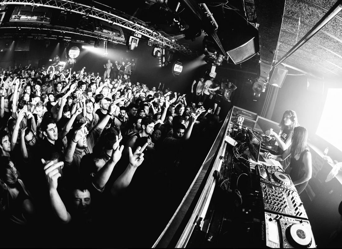 assassinx15:  phillykrew:  Jahan and Yasmine at Ministry of Sound   They’re not