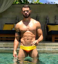 hotbloodedmen:  Hot enough for your screen?   Follow HotBloodedMen for more! http://hotbloodedmen.tumblr.com  DM me anything!