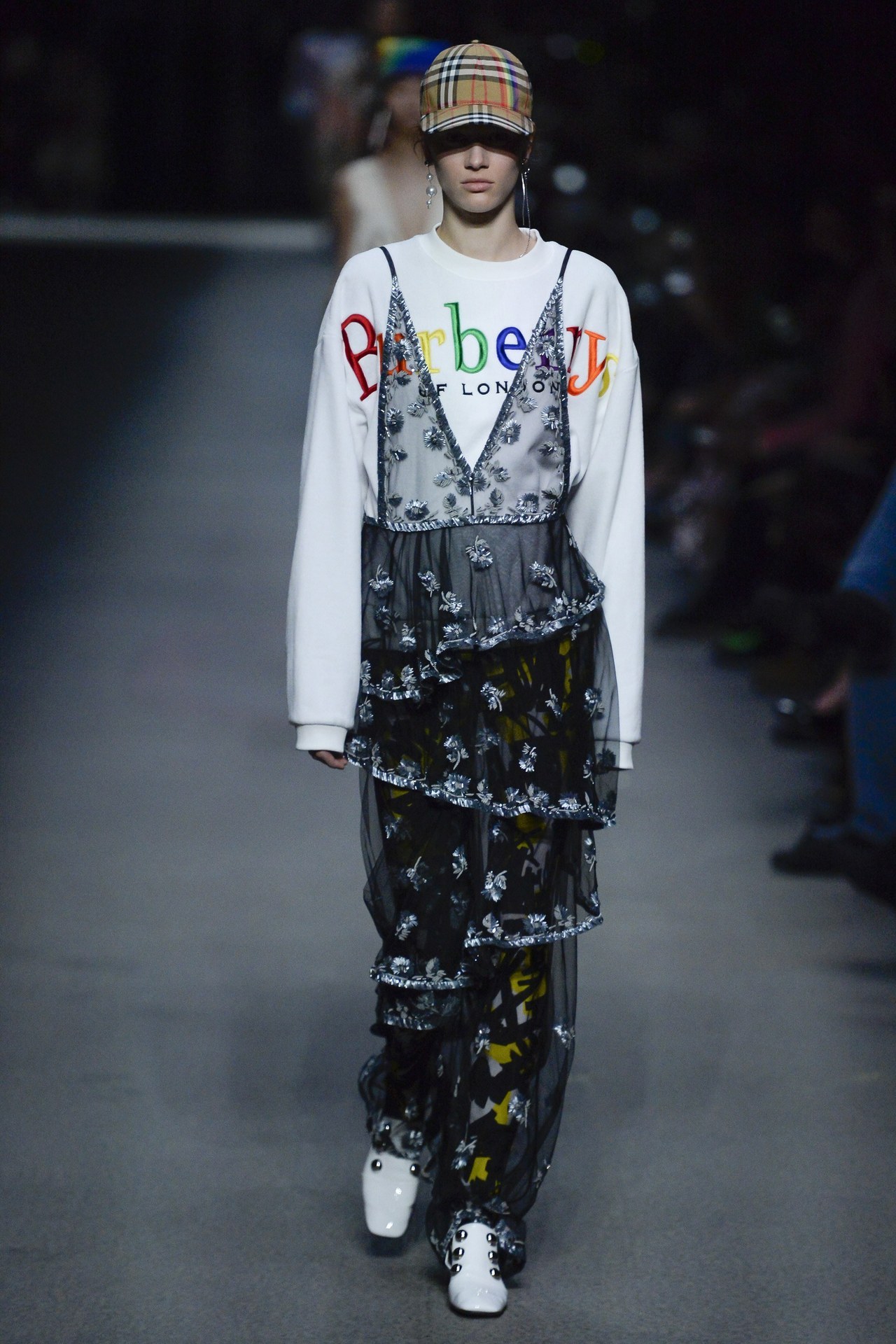 FASHION'S EQUIPOISE