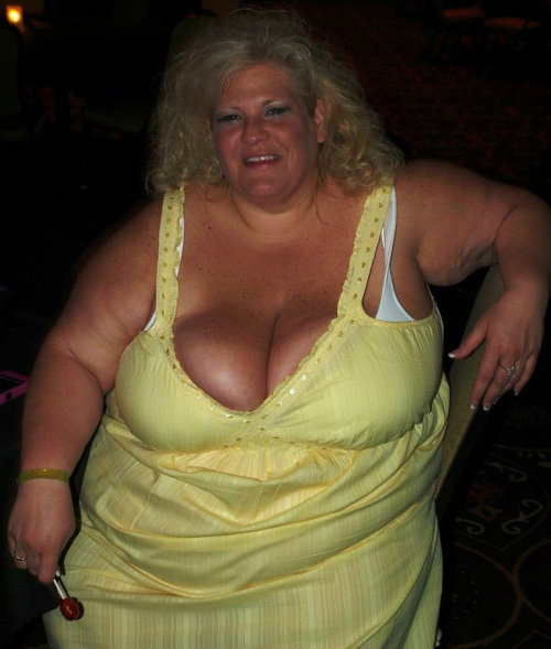http://supersizebbw.tumblr.com/post/84433863072