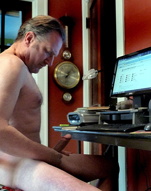 daddys-little-faggot:  So y’all know that suburban Daddies really get me going. 