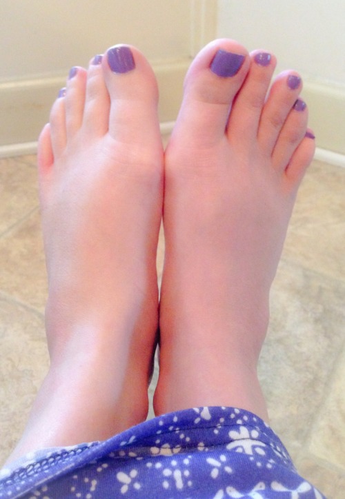 bestfeetever: Purple toes