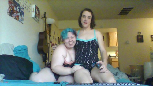 chubbymermaidnsfw: Oh hey look, we sorta match? Lol not really but still ♥ Yeah she’s cute a