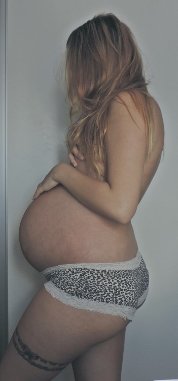 pregnantfuckfantasy: Hey ! Do you really  want to fuck with a pregnant woman like me? Click Here!