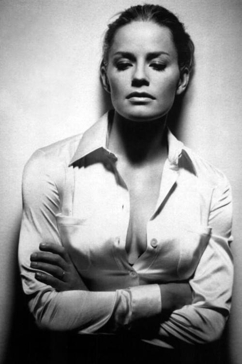 xxhorace:  Elizabeth Shue