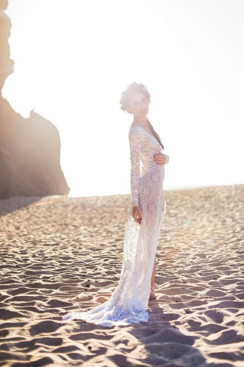  Handmade Boho Bridal Gowns for Your Beach Wedding 