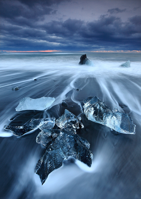 sagansense:   Photographer Örvar Atli Þorgeirsson captures Iceland’s otherworldly