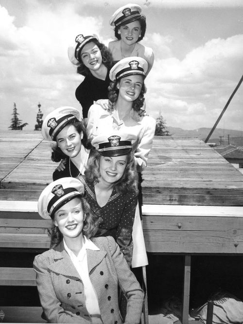 jeanjeanie61:  Peggy Diggins, Margurite Chapman et al - 1941http://www.ebay.com.au
