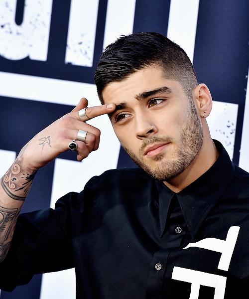 celebritiesofcolor:Zayn Malik attends the Universal Pictures and Legendary Pictures’ premiere of ‘St