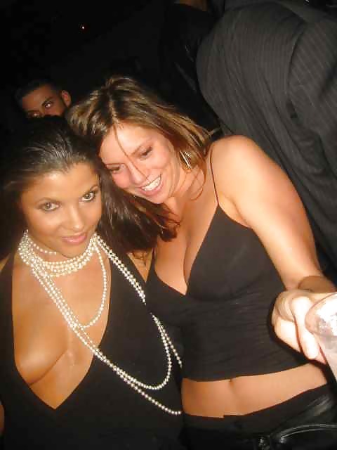 More nip slips and pussy slips pics at http://pussyslip.tumblr.com/