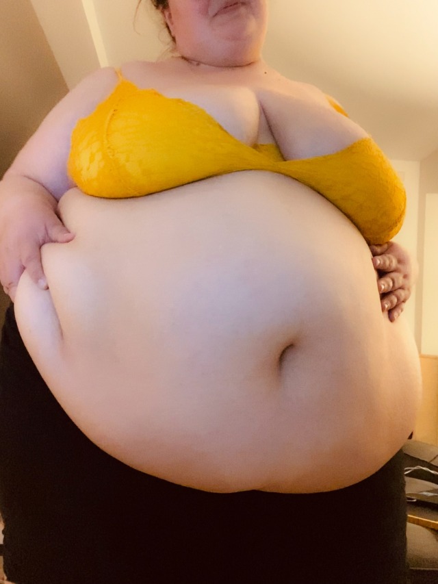 mariabbw:Soft growing belly.