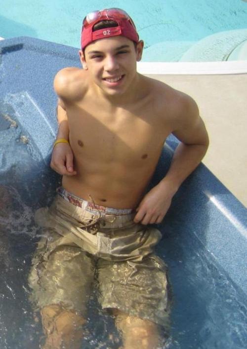 navyl0stb0y:   Follow the blog i reblogged this from, & the original poster, then follow me for soft AND hard stuff - CLICK HERE TO SUBMIT TO NAVYLOSTBOY    Click here and follow my backup blog!!! 