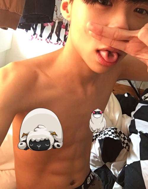 lamlung: chsihh:hktedge:mschanchan:#hkg #bath #video  Chan Ho Chun? same people?  who wants his bath