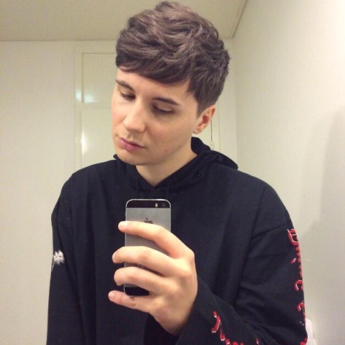 yelyahowell:Me