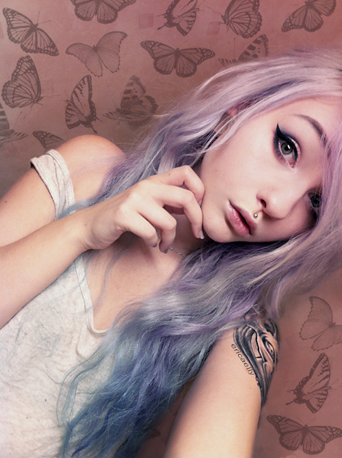 ericaelly:  When the makeup match the hair
