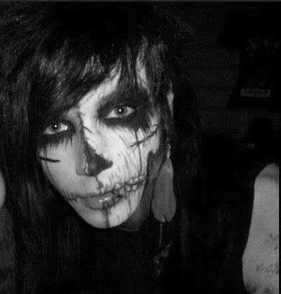 cindyblackveilbrides:  Little Young Andy Sixx!! xoxo