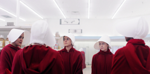 beniciodelltoro:Look at what they’ve turned us into.The Handmaid’s Tale | Under His Eye dir. Mike Ba