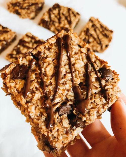 marriedfood:  Banana PB Chocolate Chip Breakfast Bars Recipe