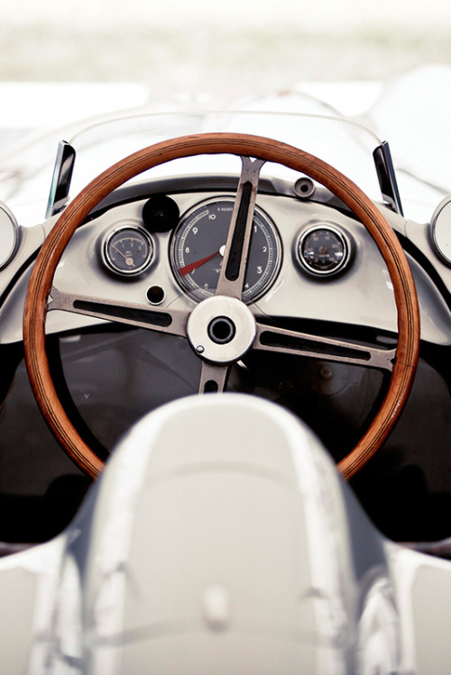 captvinvanity:  White Cockpit | Photographer | CV