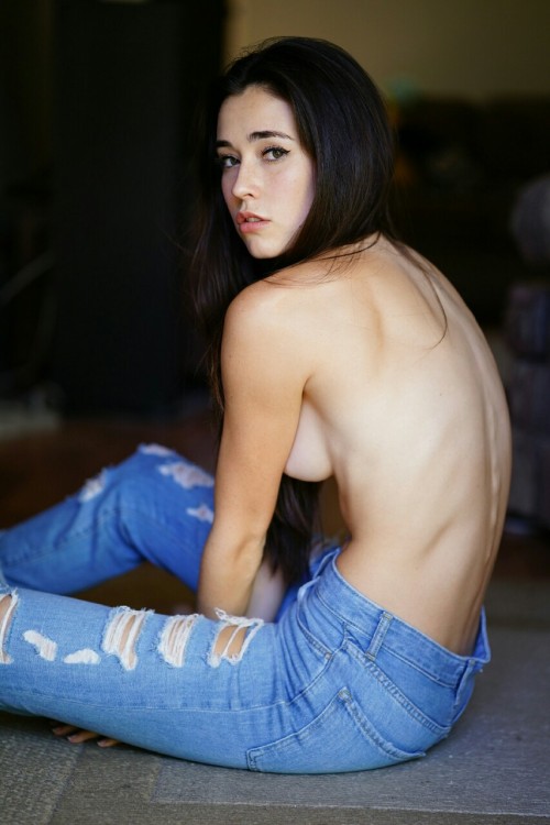 waytoohottoetitpass:    Audrey Bradford    Rey Trajano  