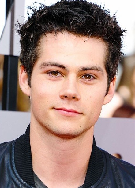 vjbrendan:  http://www.vjbrendan.com/2014/04/dylan-obrien-at-2014-mtv-movie-awards.html