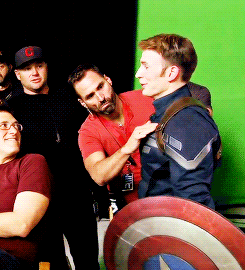 mostlypoptarts:  oras: chris evans behind the scenes on the winter soldier set [x]  #like #does your jawline get freshly filed every morning #HOW IS IT THAT ANGULAR #like your waist. (via borncareful) 