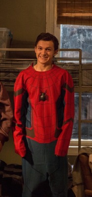 spideres:  Happy boy™️  The first picture is the most adorable thing I’ve ever seen I love him so much T^T  Thanks for 300 followers, it means so much to me that there’s people who enjoy what I post💞