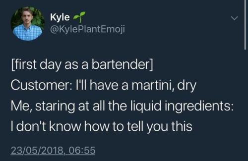 wolveria: wakeupontheprongssideofthebed:  whitepeopletwitter: Dry liquids. Customer: Whiskey, neat M