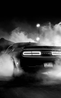 h-o-t-cars:      Dodge Challenger Hellcat