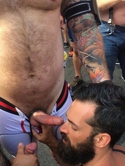 beardsboysbutts:  |Beards|Boys|Butts|What more could you need?