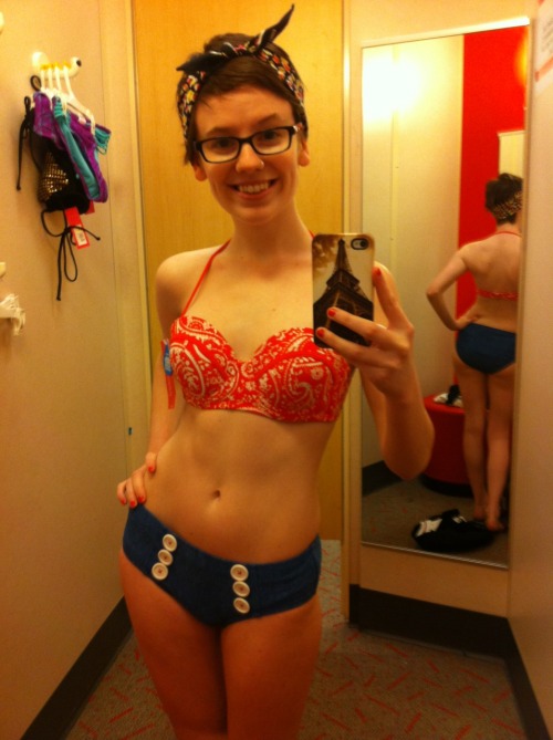 damngoodcherrypie:  New bathing suit!  porn pictures