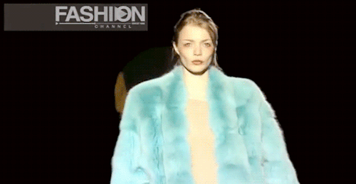 driflloon: jodie kidd @ gucci fw97