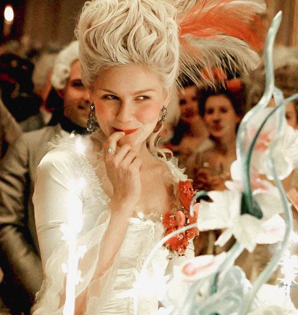 historical-beauty-lily:Marie Antoinette (2006) dir. Sofia Coppola 