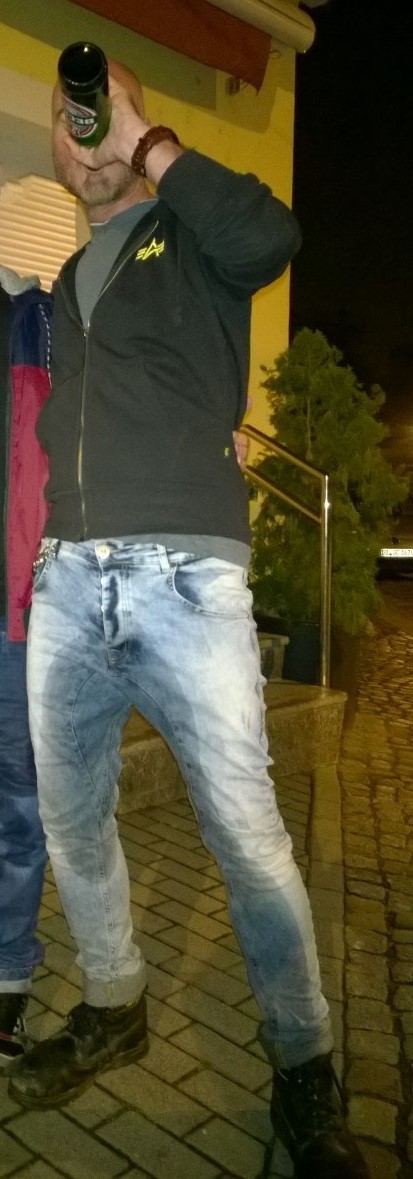 pissjean:  wetcgn: Outside  Very hot. I want to be with you for holding together