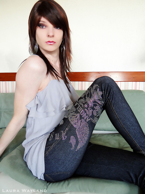 lauratgirl:  Il y a du soleiiiiiiiiiiiil ♥ ╭ (o‿ o#)ᕗ 